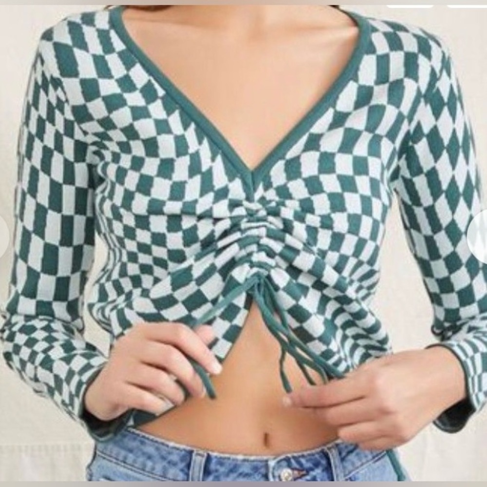 FINAL PRICE 💚 EUC Forever 21 Size M green/white checkered cinched crop